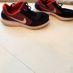 Boys Nike Size 6