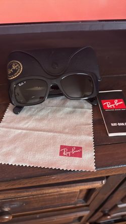 Ray.ban never used pick up in Visalia or tulare