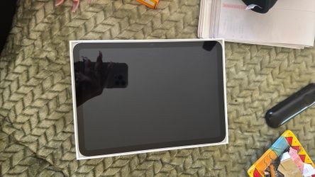 Brand New IPad $300 obo