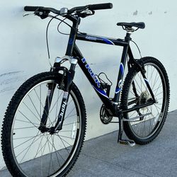 Trek Alpha 4900 Mountain Bike 