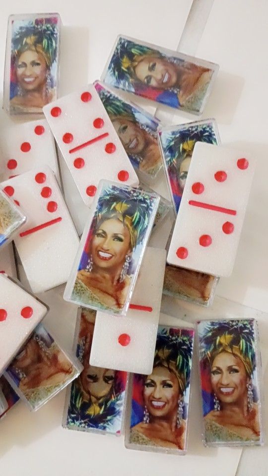Dominos