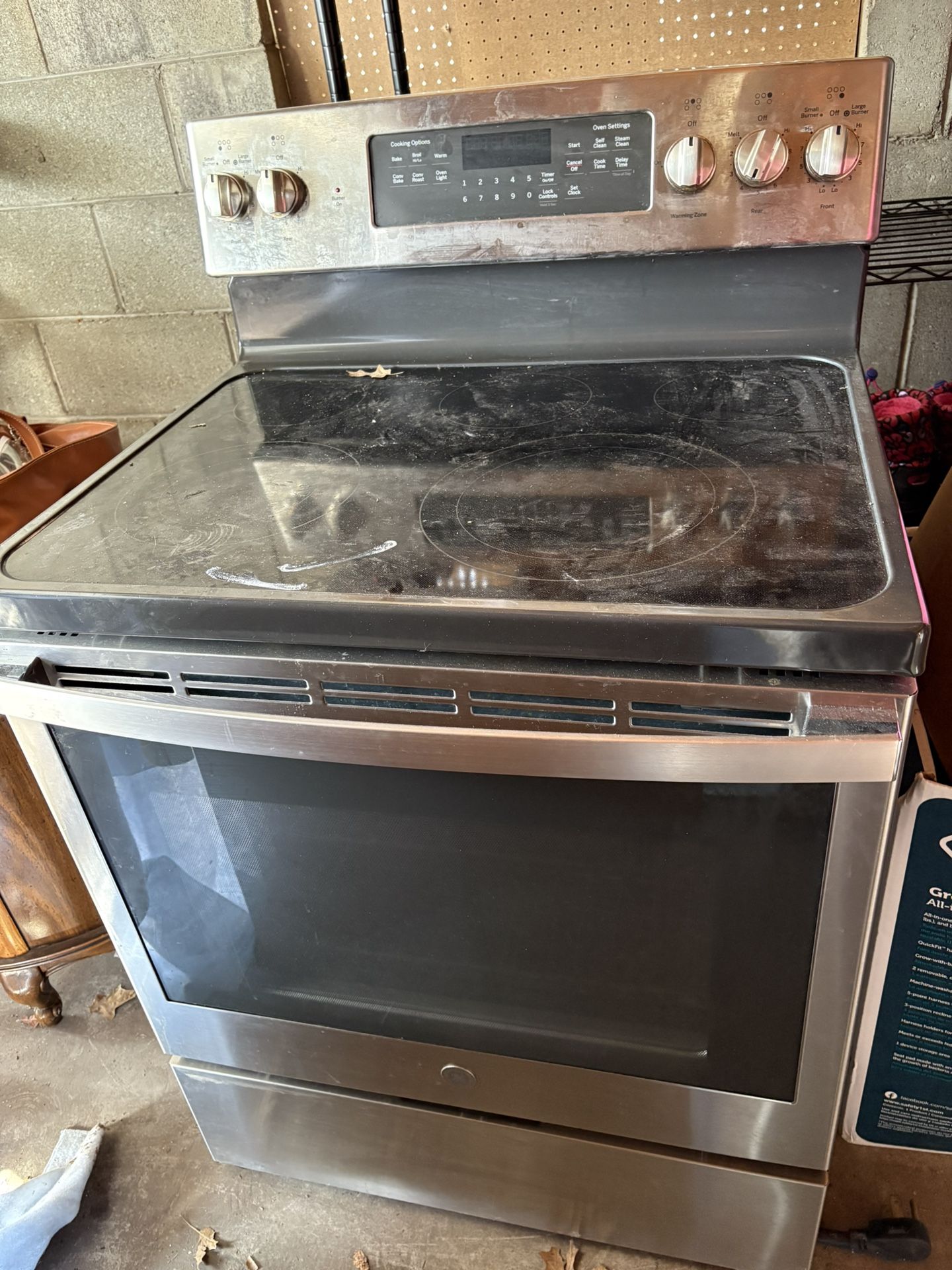 Electric GE Stove