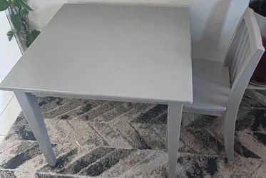 Kid’s solid wood study table and chair