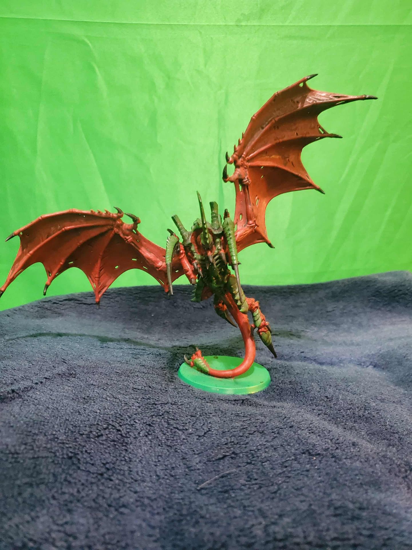 Warhammer 40K Tyranids – Painted Hive Fleet Red/Green – Ready to Play