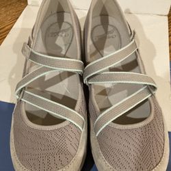 Néw Womens Dansko Hilda Mary Jane’s Gray Size 38/7.5-8