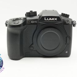 Panasonic Lumix GH5