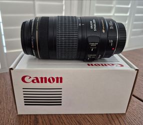 LIKE NEW Canon EF 70-300mm f/4-5.6 IS USM Lens