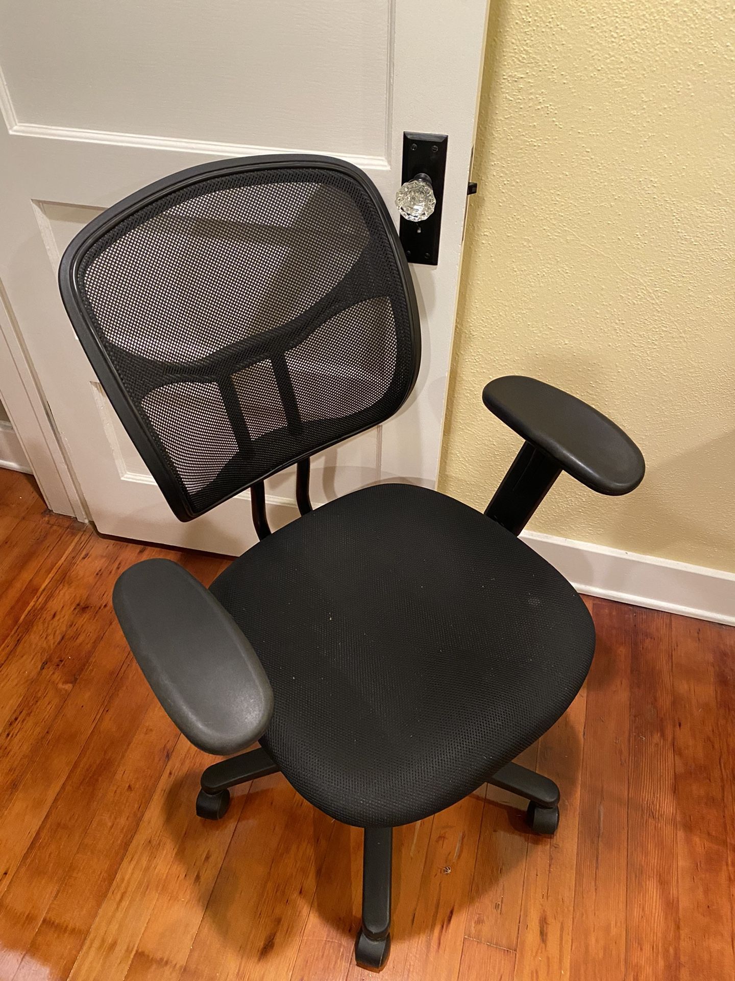 Black Costco Desk Chair; Adjustable