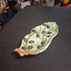 Italian Ceramic Olive Branch Dish W/Raised Olive Pattern Hand-painted & Made In Italy 🇮🇹  Vintage Mid To Late 20th Century 10" X 4.25"