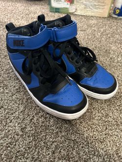 Boys size 4y Nike high top sneakers