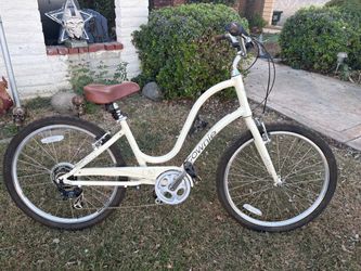 Electra Townie 7D Step-Thru  cruiser bike.