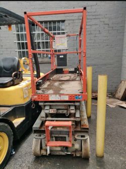 Scissor lift
