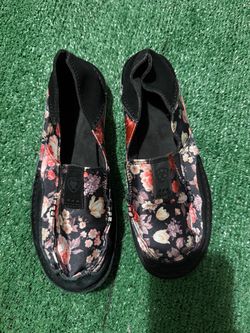Women’s Ariat shoes size 7