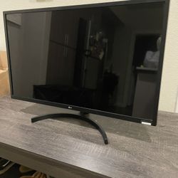 32” LG Monitor
