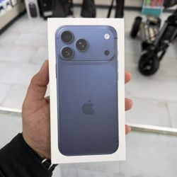 iPhone 17 Pro Max Unlocked 256GB! Finance For $50 Down Payment!!