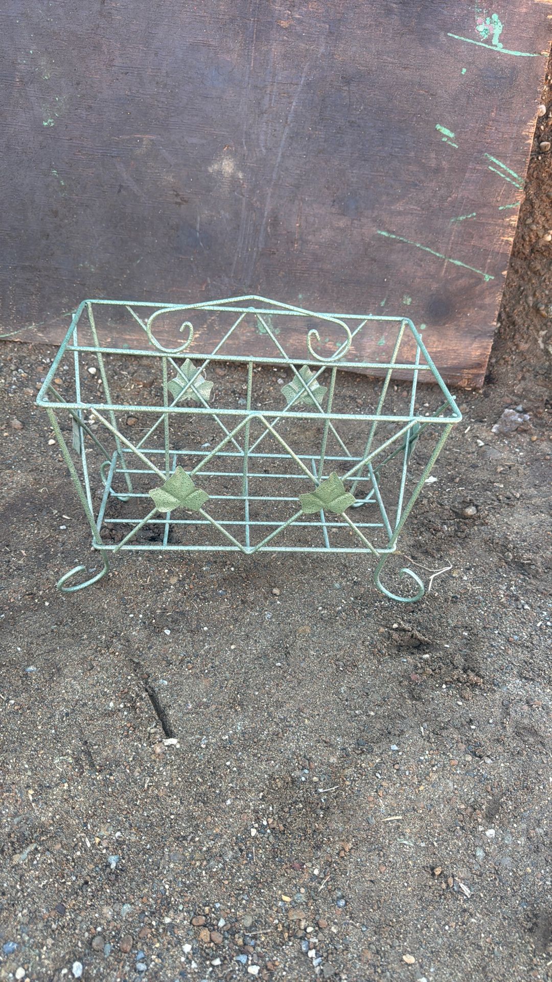 Vintage Metal Magazine Rack With Ivy Details
