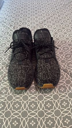 Women adidas shoes size 6