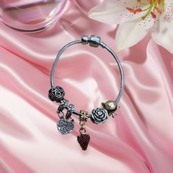 New Mother /Daughter Themed 6 Charms 8 Inch Bracelet Multi Colored Alloy Metals