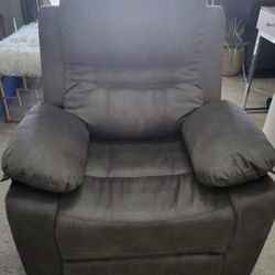 New Recliner Sofa Chair Only $290 Cash 
