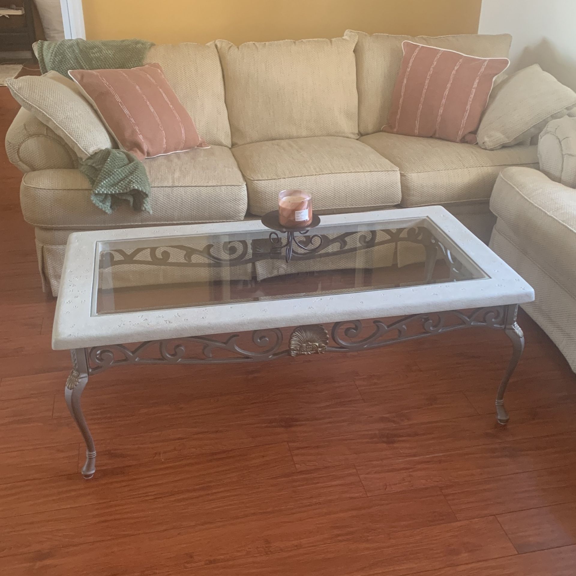 Free !  Coffee Table 