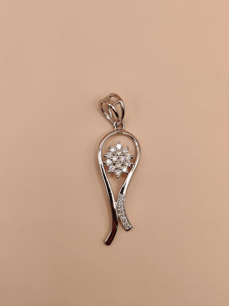 Star white Gold Pendant