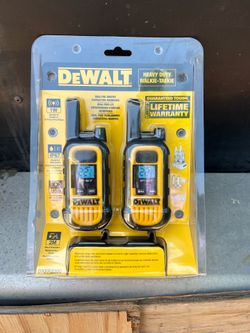 Dewalt DXFRS300 Heavy- Duty 1-Watt Walkie Talkies (2-Pack)