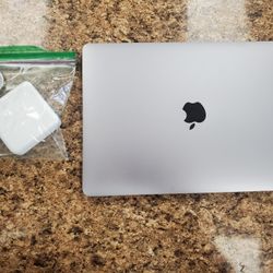 Apple Laptop A2338 