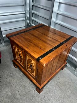 Storage sale. Multiple items in good condition! Temp controlled unit!