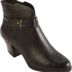 Bare Traps Lane Ankle Booties size 7