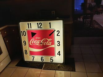 Large 40+ " X 40+" coca cola wall clock. Working coke clock