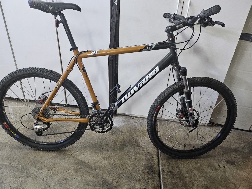 2006 NOVARA HT PENDEROSA MTB w/ROCKSHOX