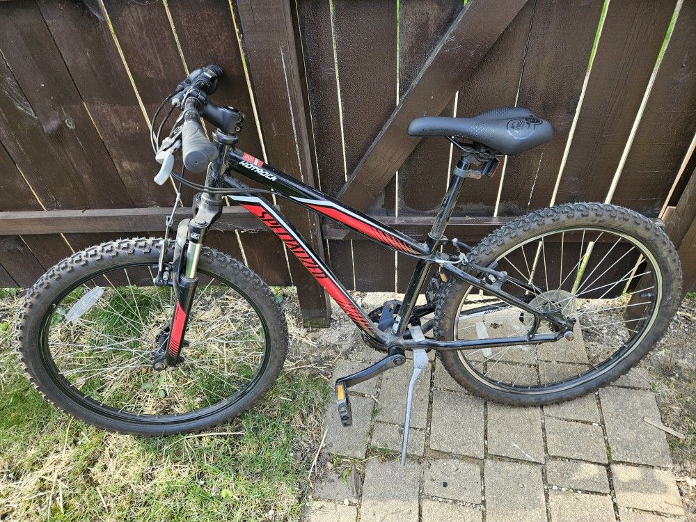 Specialized Hotrock 24 Boys Bike