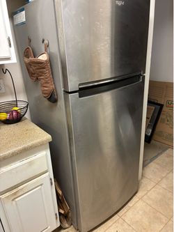 18 cu ft Whirlpool refrigerator Stainless Steel