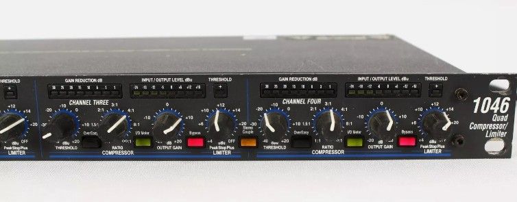 Dbx - 1046  -  4 Channel Compressor / Limiter 