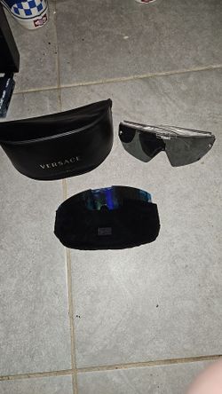 Versace VE4461 Medusa Horizon Maxi shield sunglasses.