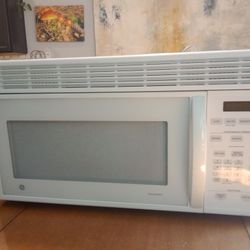 Microwave In Great Condition 