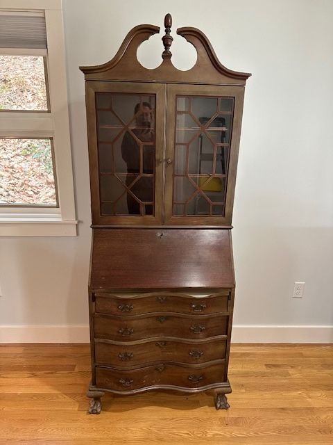 Secretarial Hutch