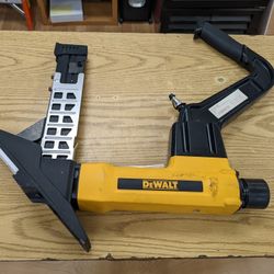 DEWALT FLOOR NAIL GUN