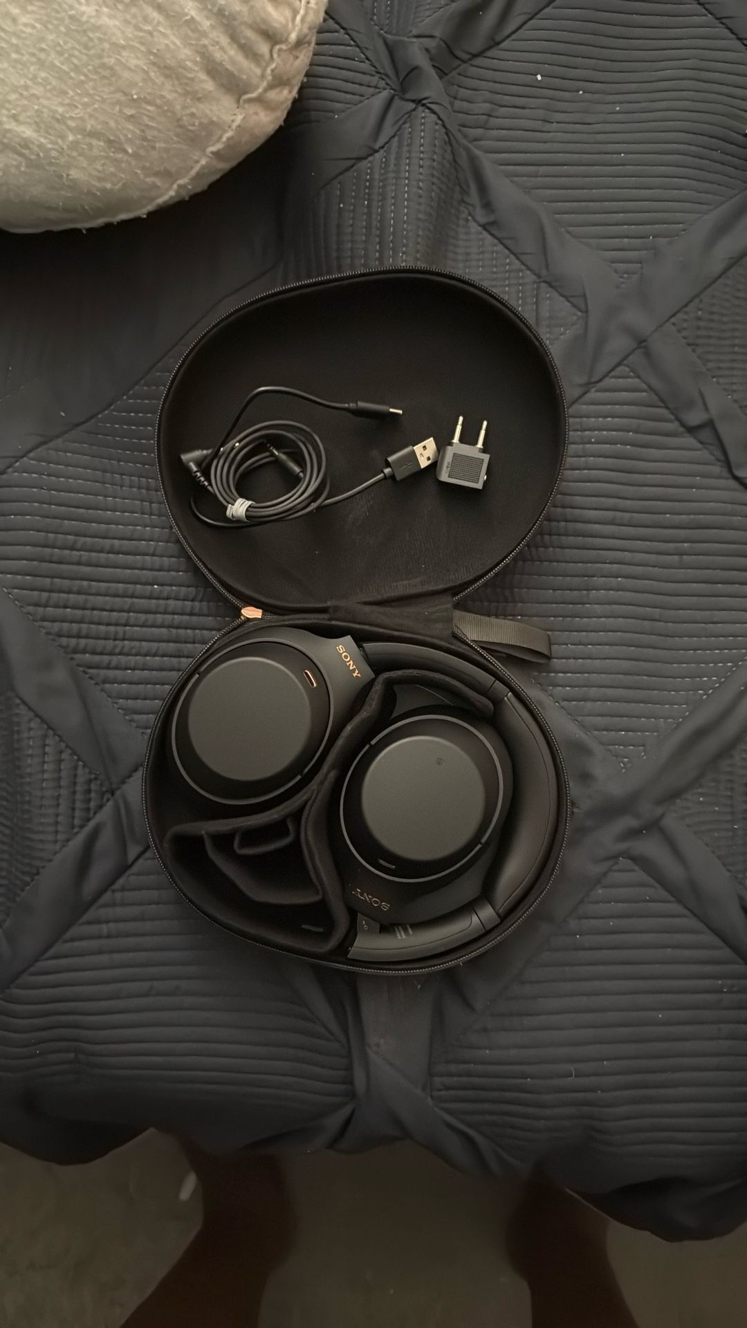 Sony WH-1000XM4 Wireless Premium Noise Canceling Overhead Headphones with Mic for Phone-Call and Alexa Voice Control, Black WH1000XM4