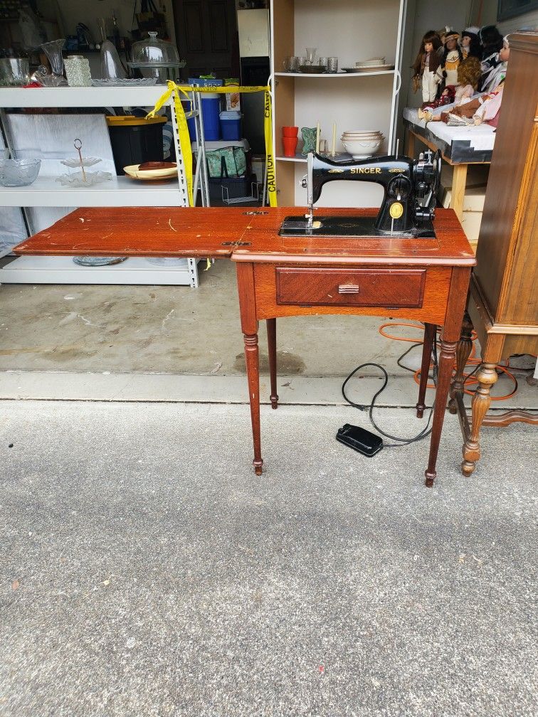 Antique Singer Sewing Machine 
