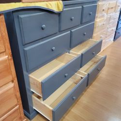 PINEWOOD DRESSER