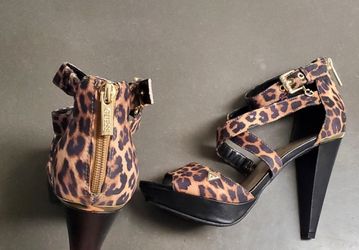New Guess Size 7.5 Heels