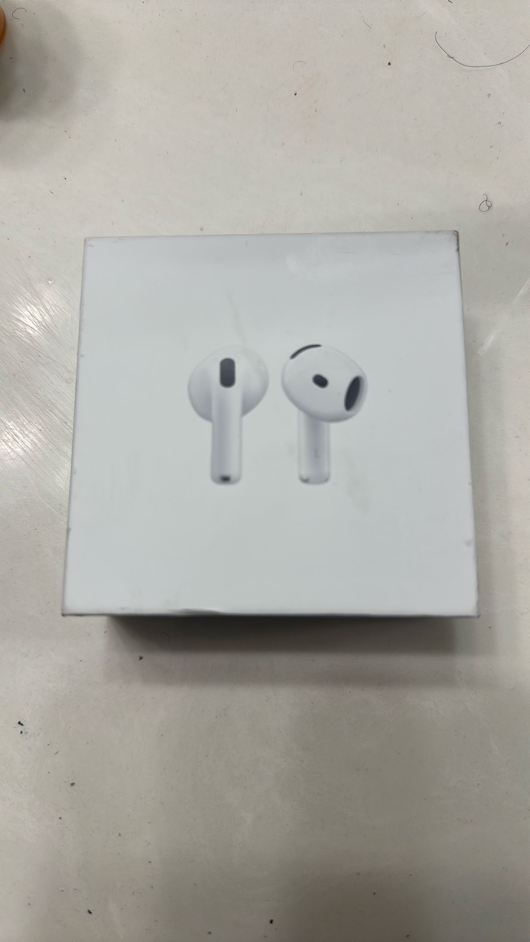 AirPods 4