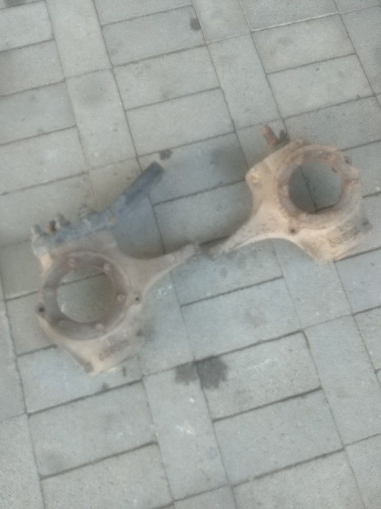 Dana 44 Or 10 Bolt Flat Top Knuckles With Crossover Steering Arm