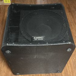 QSC KW181 1000 18" Subwoofer - Powerful Bass, Excellent Condition