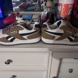 Reebok Size 9