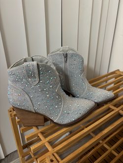 Sparkly Boots Size 6 1/2