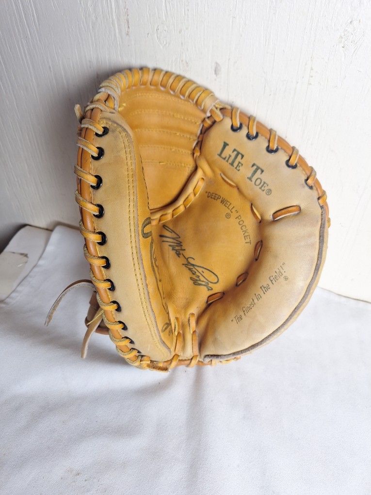 Rawlings Catcher's Glove, MIKE PIAZZA MODEL,  34"