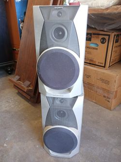 2 Sony Speaker 