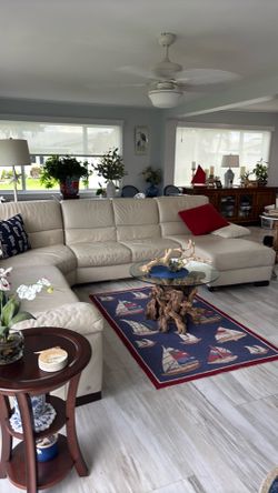 Cream  leather  Sectional  Clean and Stylish